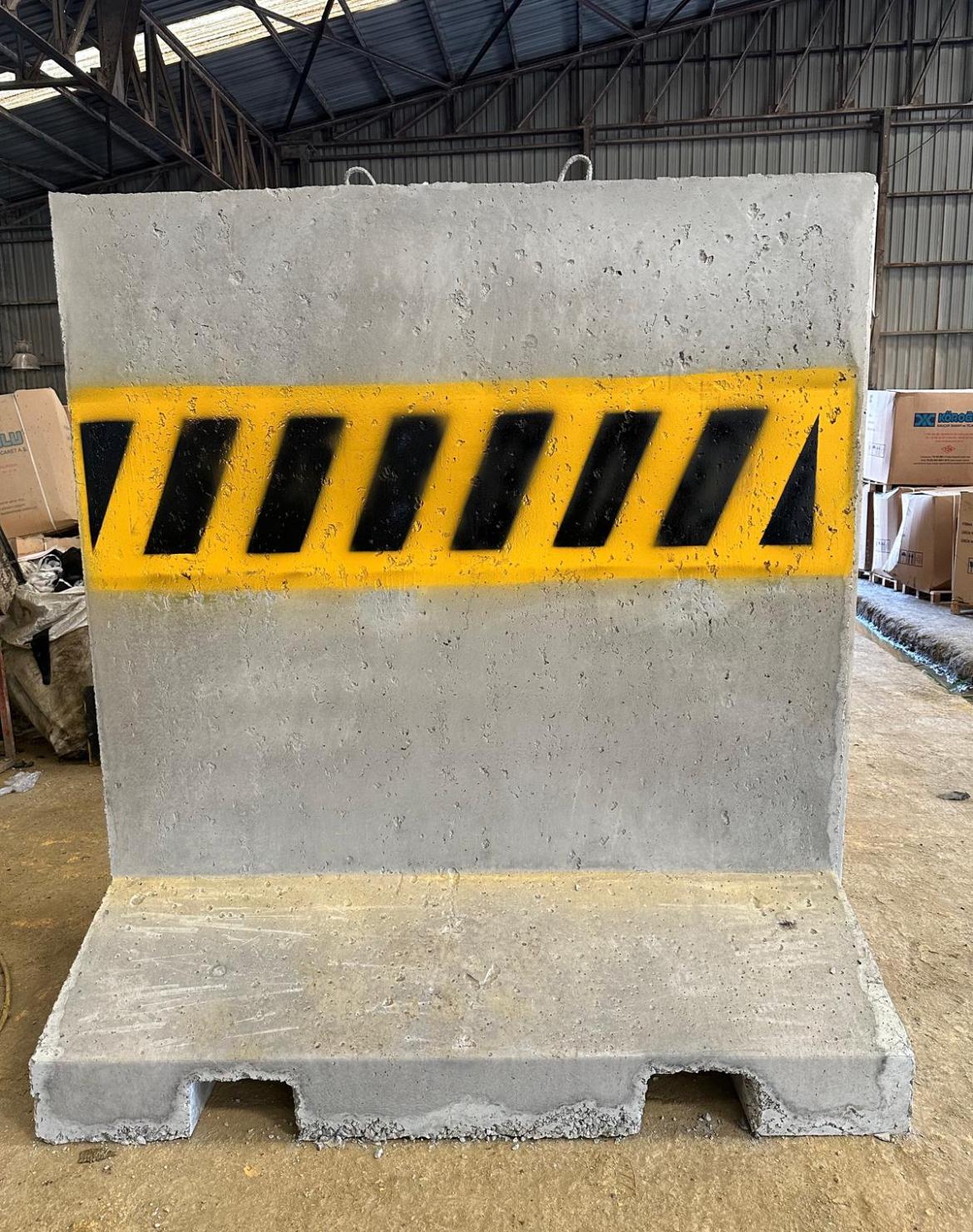 2,5 metrelik beton bariyer